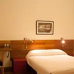 Lodge Paradize Hotel By The Sqwhere
